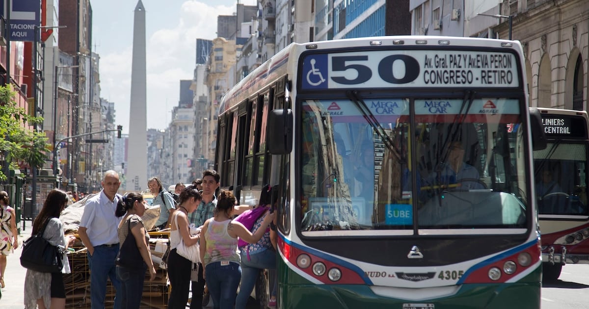 Colectivos, subte y peajes porteños: la tarifa mínima sube a $920,48 y la ciudad encara octubre con el bolsillo bajo presión