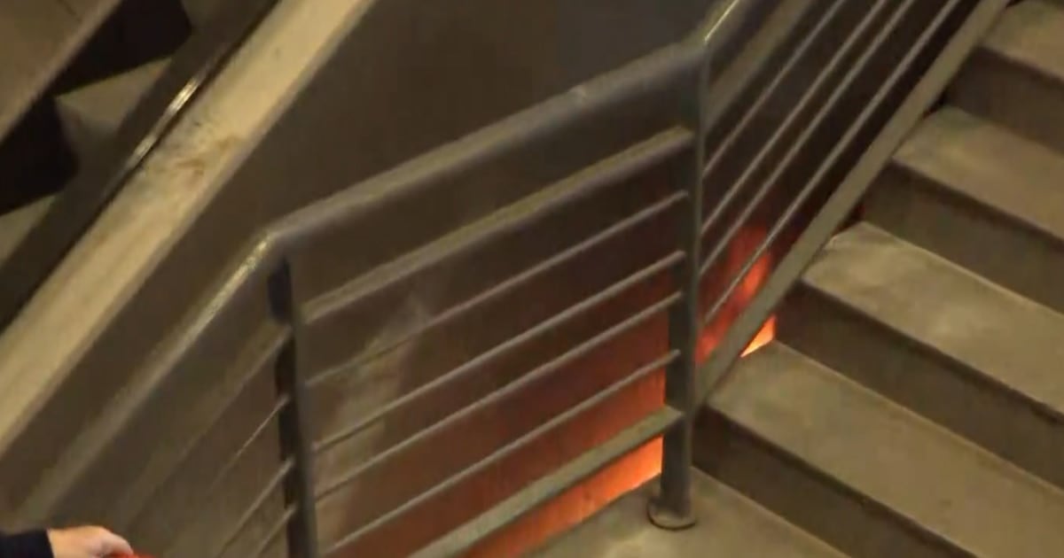 Incendio en una escalera mecánica de Constitución: evacuaron la terminal y un joven terminó internado