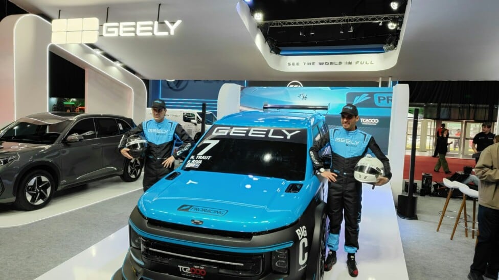 Se metió un dragón en el TC2000: Geely rompe el molde y apuesta por Traut y Riva