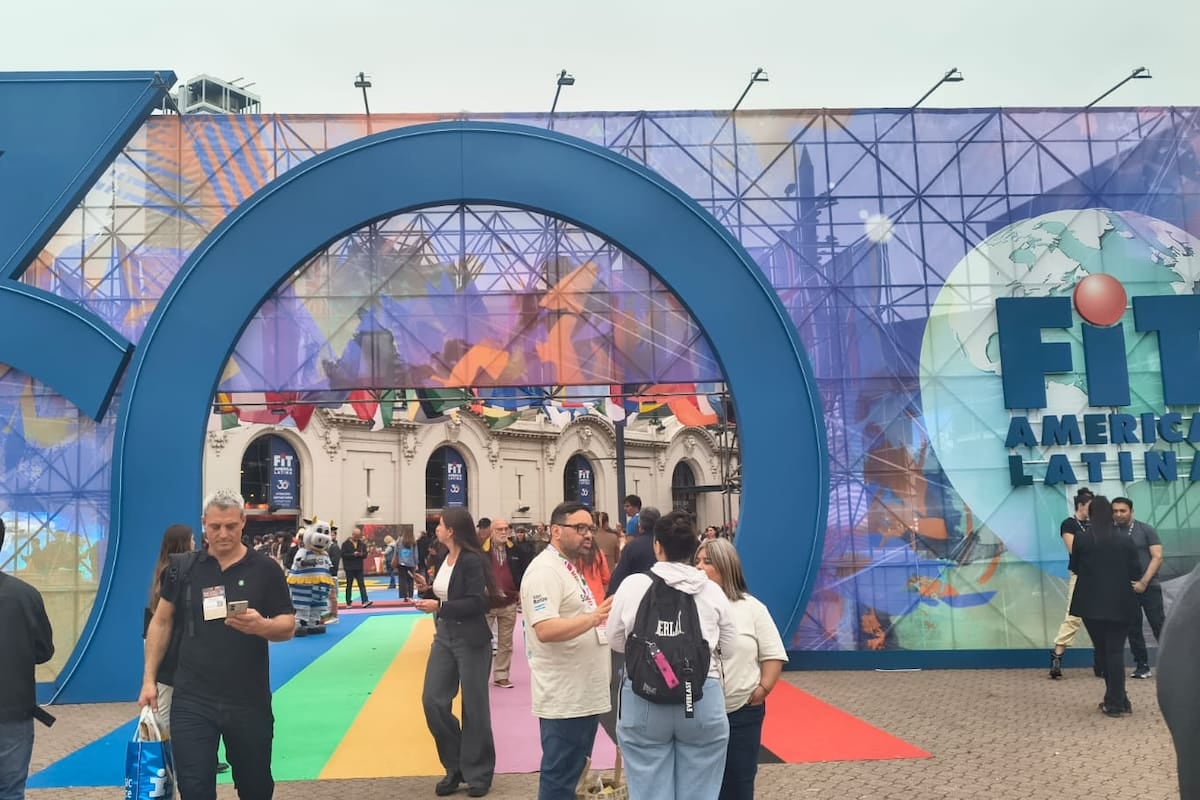 Brasil, Uruguay y Chile salieron a la caza del turista argentino en la FIT con beneficios, fiestas y obras sobre la mesa