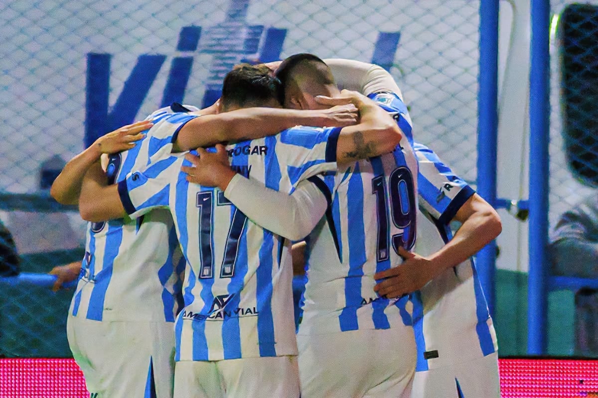 Racing se sacó la mufa en Río Cuarto y arrancó el interinato de Romero con una sonrisa