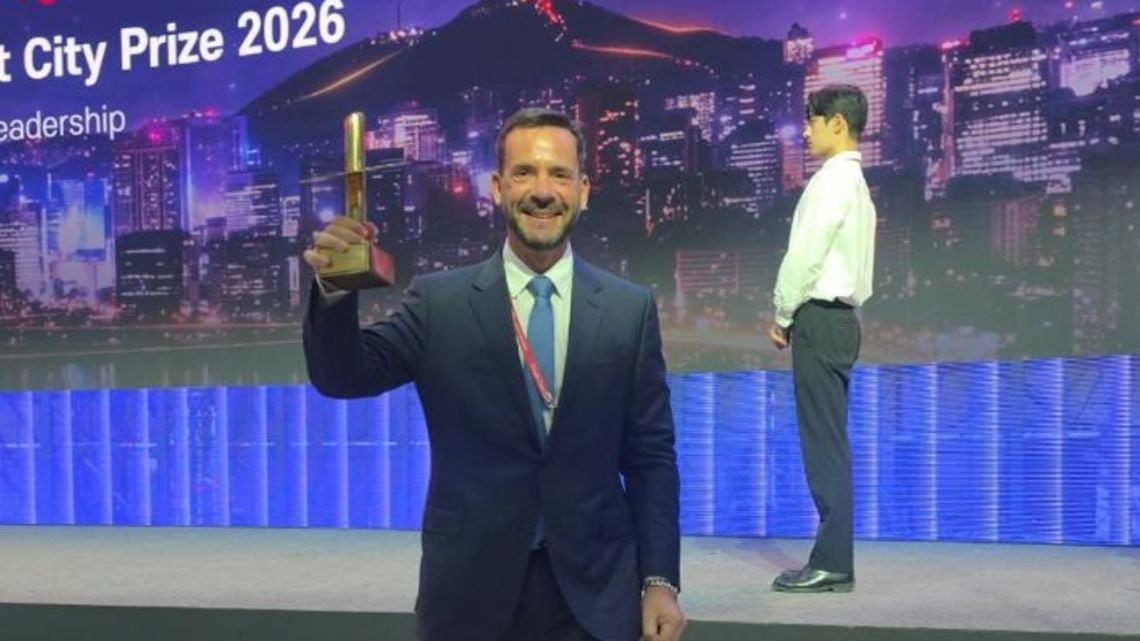 Escobar le metió inteligencia artificial al día a día del municipio y ahora le dieron un premio en Seúl