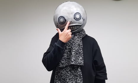 El director que se retiró en 2003 y sigue trabajando por miedo a olvidar: Yoko Taro, de Drakengard a Evangelion