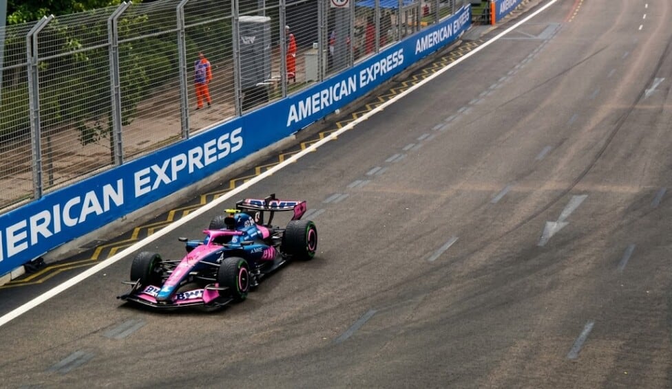 Verstappen se regaló Marina Bay bajo el agua y Colapinto se quedó con el motor mudo en la curva 14