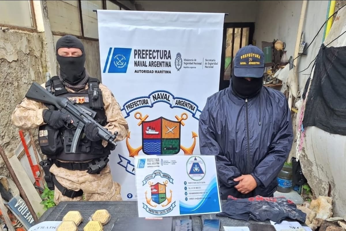 Diez kilos de oro ocultos en el tanque de un inodoro: el insólito hallazgo en Caleta Olivia