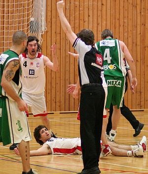 Instituto se lo sacó a Ferro en una noche que duró más de un partido