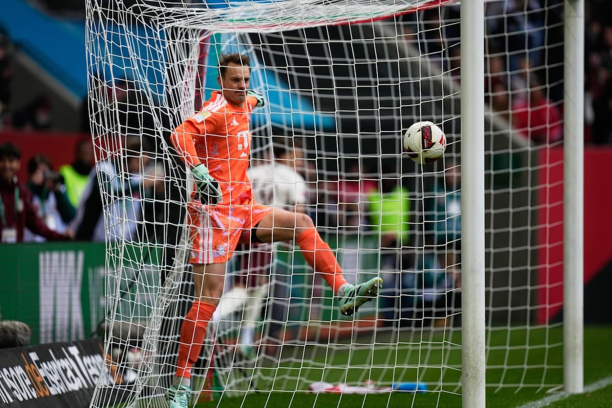 Neuer regaló dos goles en cinco segundos de locura y Bayern terminó empatando en Augsburgo