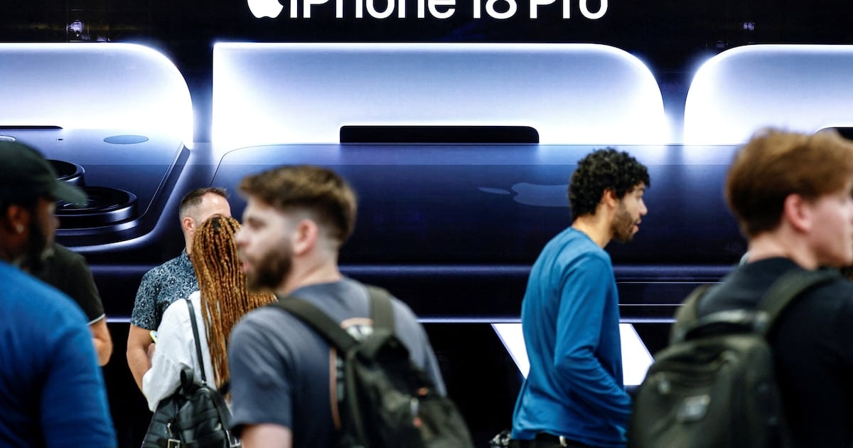 Por que el iPhone 18 Pro salio mas caro y aun asi Apple pidio frenar la produccion