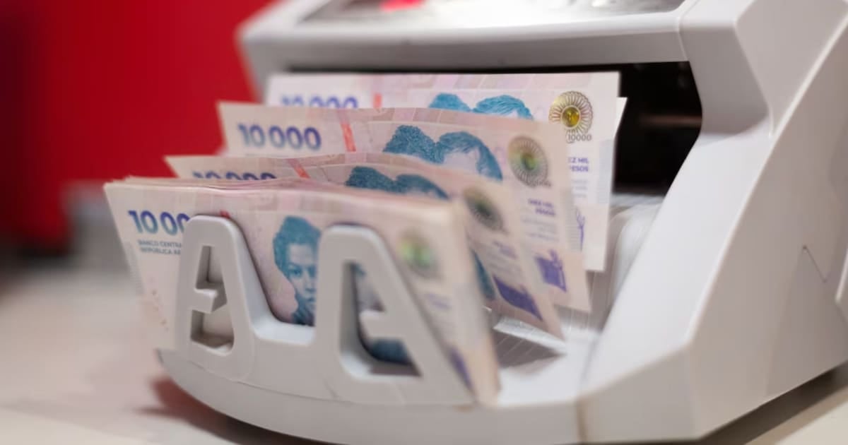 El billete roto no es dinero perdido: el Banco Central obliga a los bancos a canjearlos a cualquier persona, incluso sin cuenta