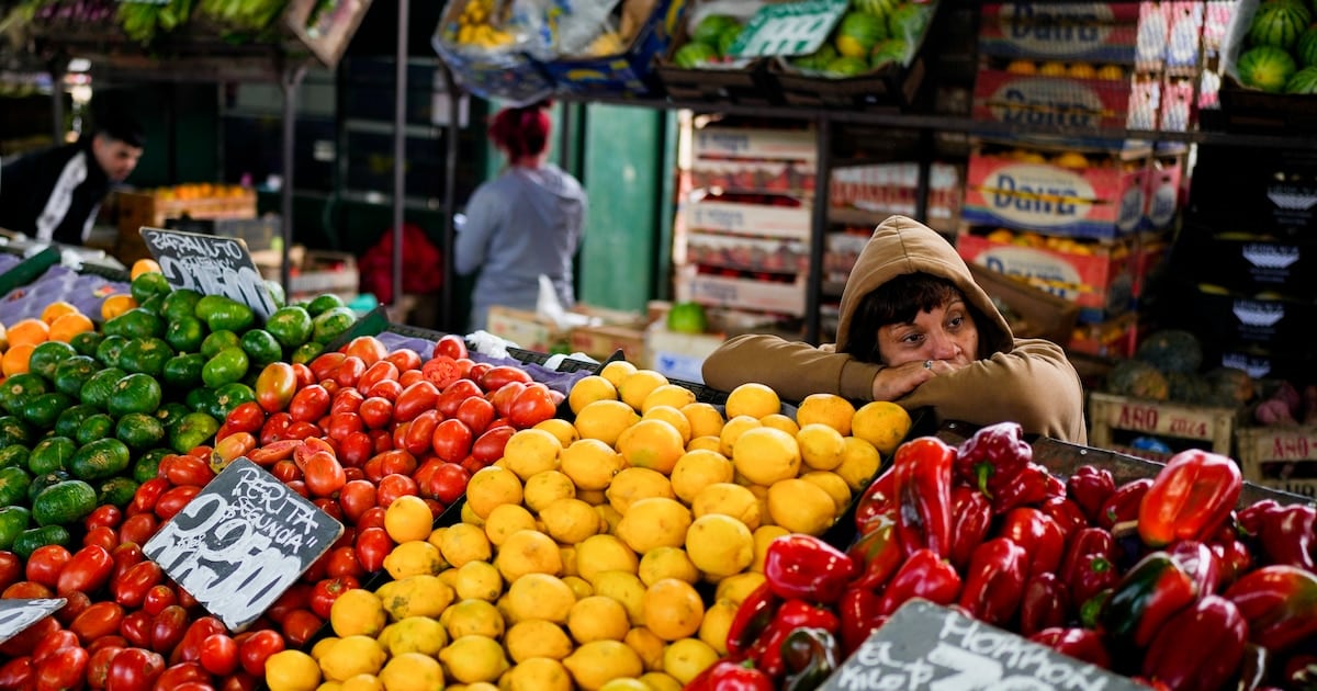 El tomate se dispara 34% y la lechuga afloja: septiembre dejó una mesa con ganadores y perdedores bien definidos
