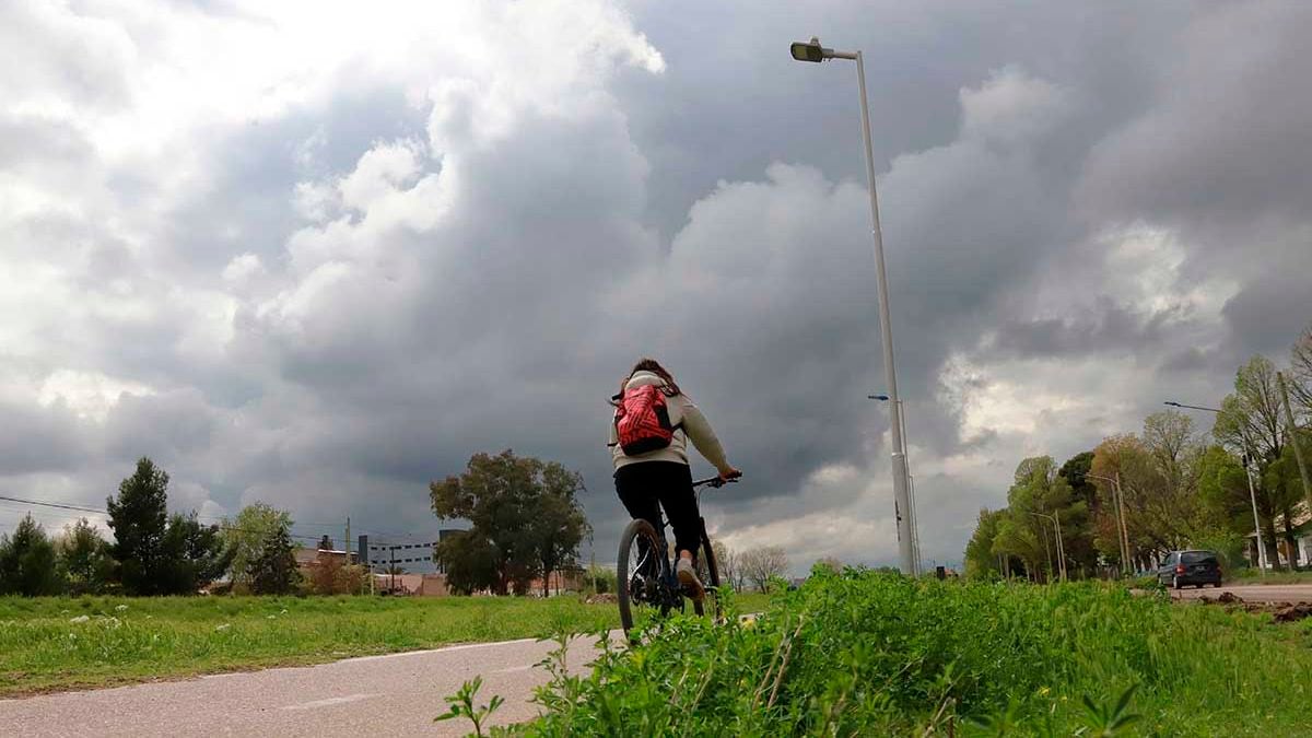 Neuquén transita una semana gris y se prepara para un fin de semana bajo agua y rayos