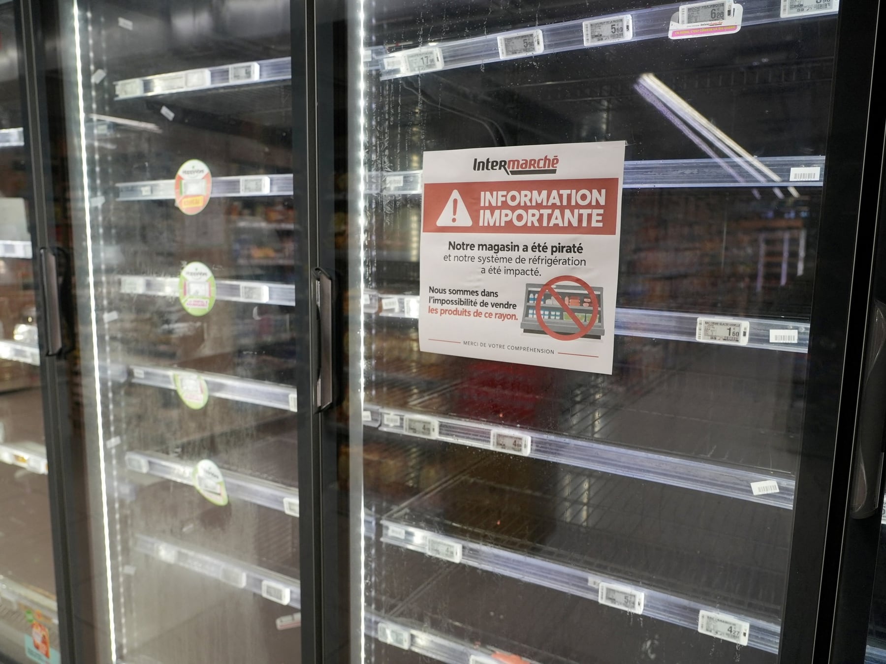 Hackearon las heladeras de 350 supermercados en Francia: cómo un firmware viejo abrió la puerta al desastre