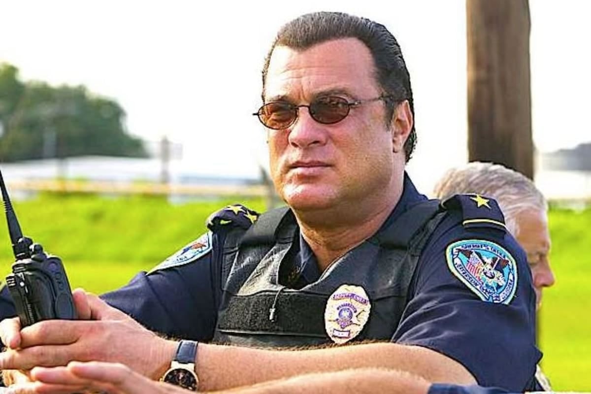 Seagal en la frontera: cuando el héroe de acción se calza el chaleco y se va a cuidar la línea