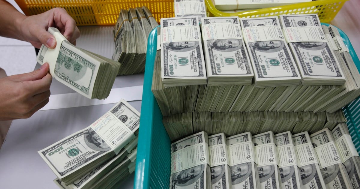 Dólar quieto y Reservas en rojo: el Tesoro de la moneda dura parece sostenerse, aunque el oro le come margen