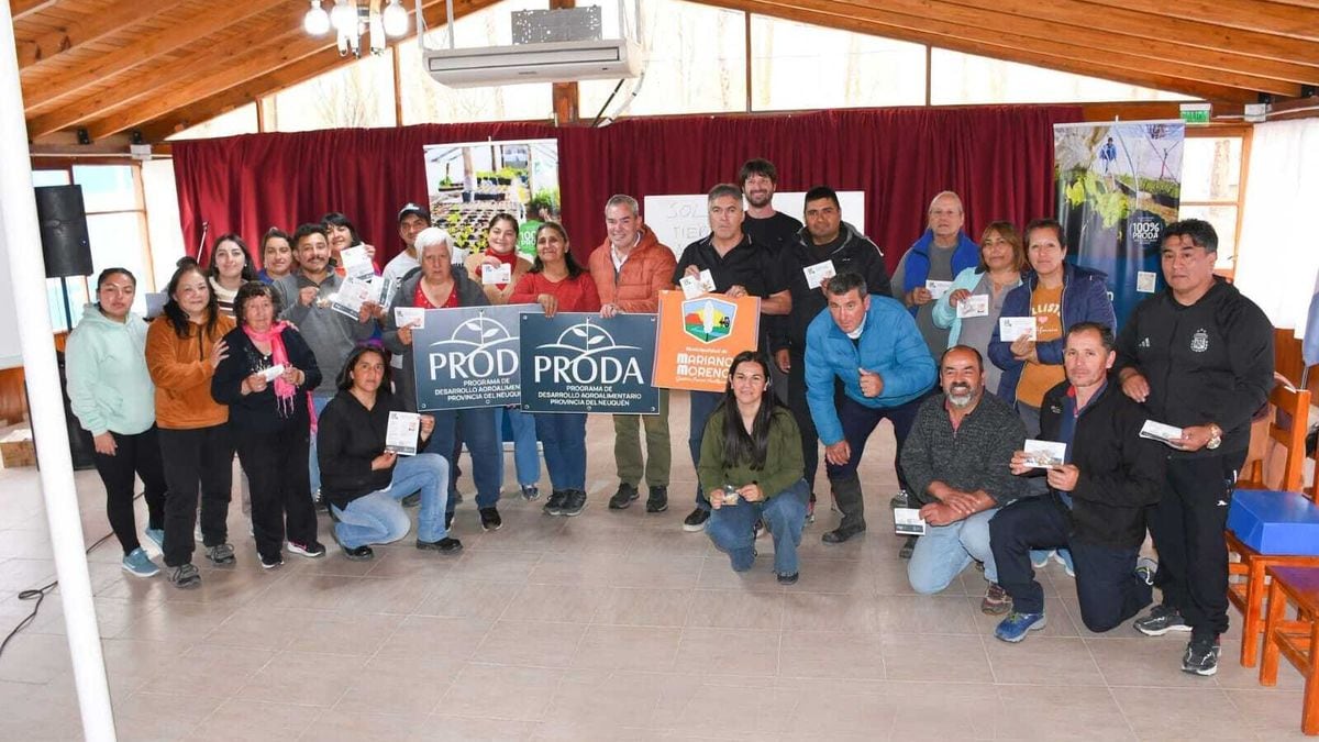 Mariano Moreno vuelve a sembrar zapallos: arrancó la novena temporada del programa que alimenta a 150 familias neuquinas