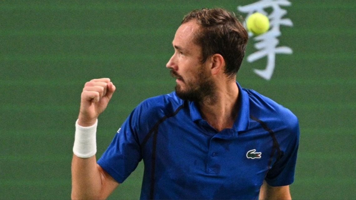 Shanghái ya tiene semifinalistas y se viene un cruce que pinta para clásico: el veterano Medvedev contra el chico Jódar