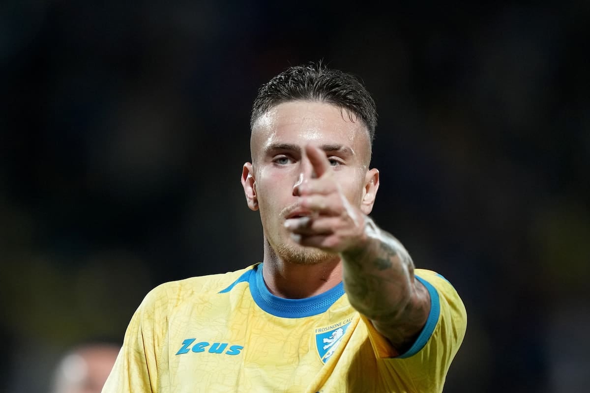 El pibe de Rávena no se baja del podio: Raimondo arrasa en Frosinone y lidera la golea de la Serie A