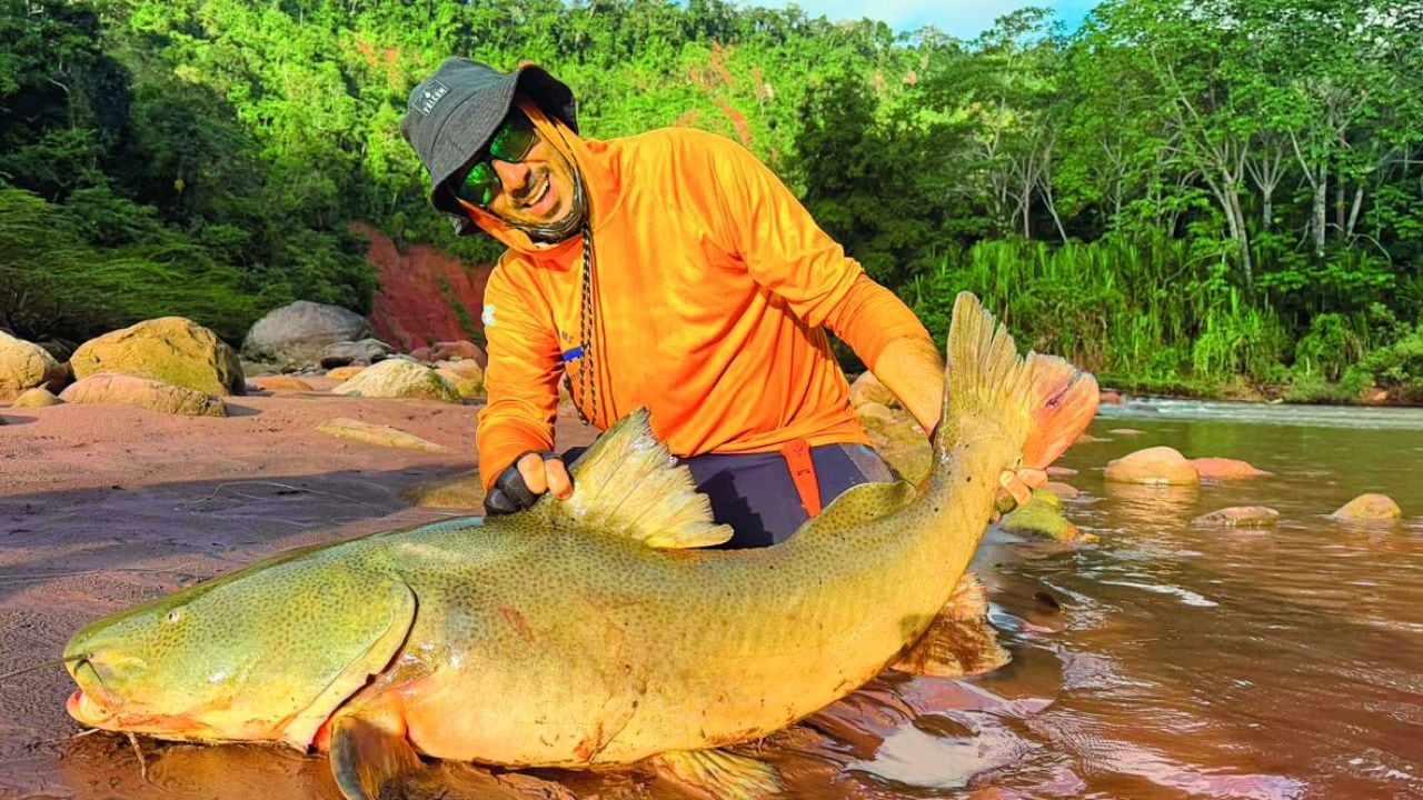 Amazonía boliviana: cinco días sobre un río que cría peces de hasta 25 kilos y exige devolverlos todos