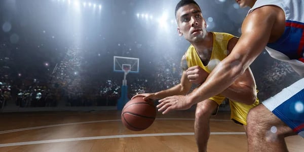 El Valencia pasó por encima a Murcia y respiró en la ACB: Corbalán arrancó de titular y Juani Marcos se pierde el martes
