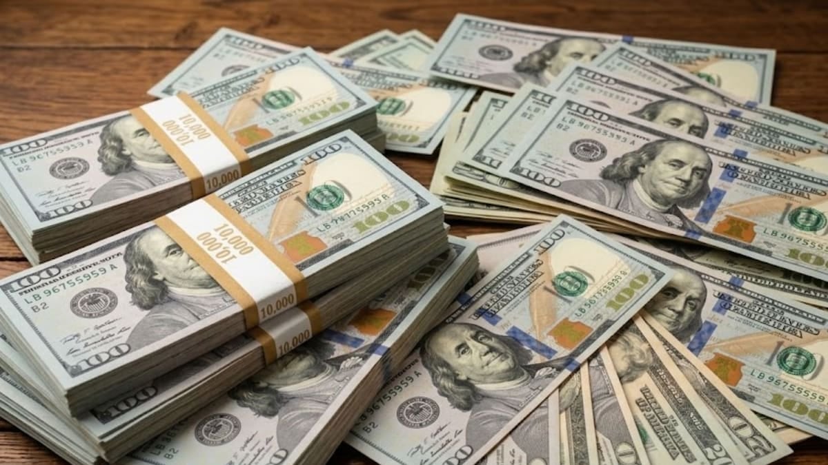El arranque de la semana mostró al dólar mayorista estable y al blue apenas veinte pesos por encima del oficial
