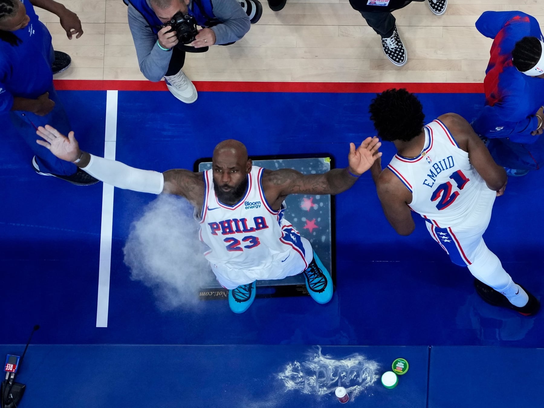 Arranca la NBA y se nos viene la noche: LeBron en Philadelphia, Knicks campeón y el Oeste bien caliente