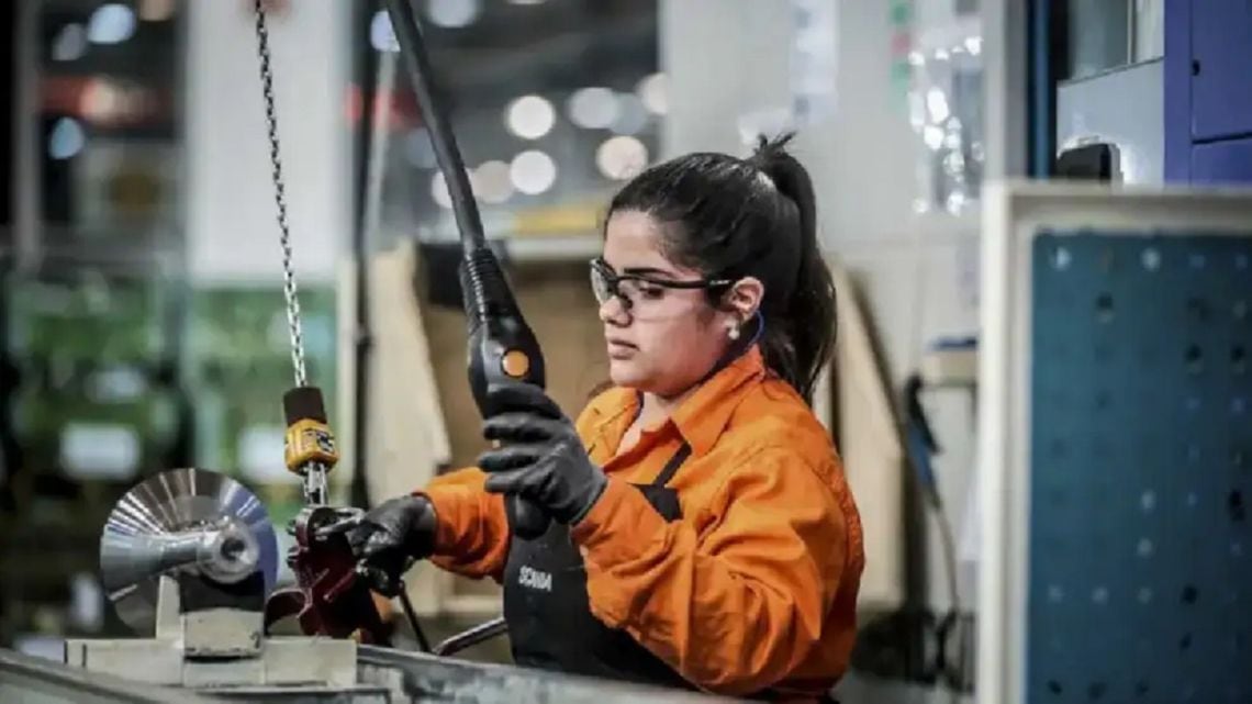 La economía volvió a quedar a mitad de camino: el rebote de agosto fue de apenas una décima y dejó a julio sin recuperación